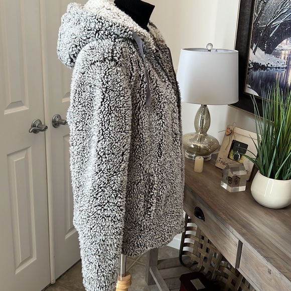 ❤️THREAD & SUPPLY❤️ Wubby Jacket - Picture 7 of 10